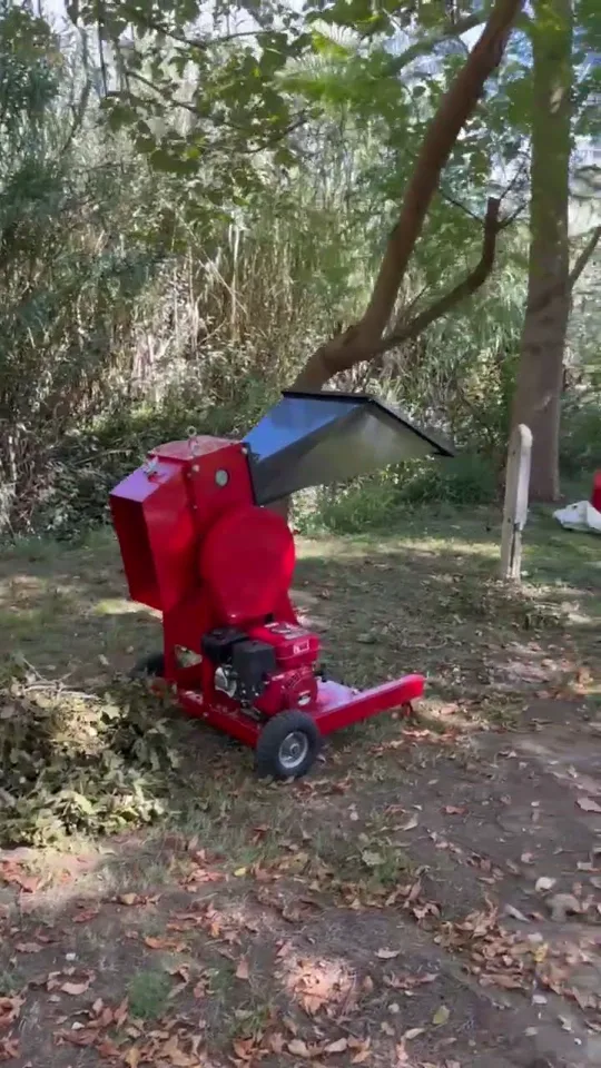 Troncadora Dragón a combustión en el campo, lista para trabajar